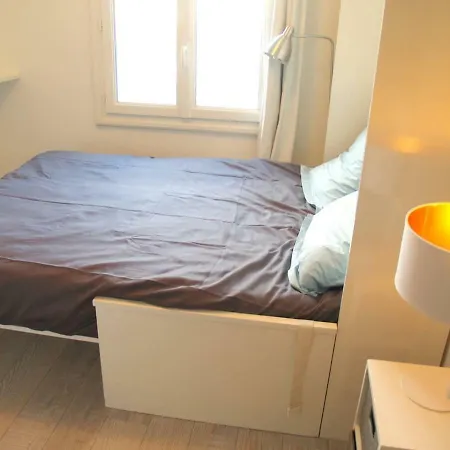 Joli Studio Porte De Versailles, Les Moulineaux