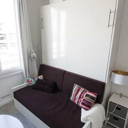 Joli Studio Porte De Versailles, Les Moulineaux * Issy-les-Moulineaux